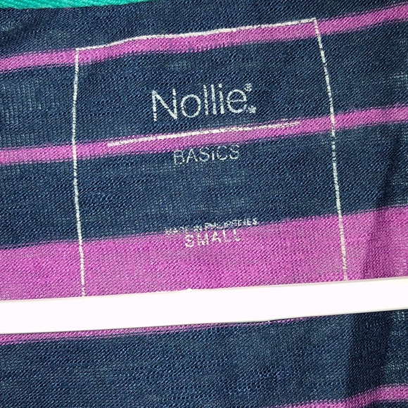 ⭐️Nollie - Navy Blue & Purple V-Neck - Small - Picture 3 of 3